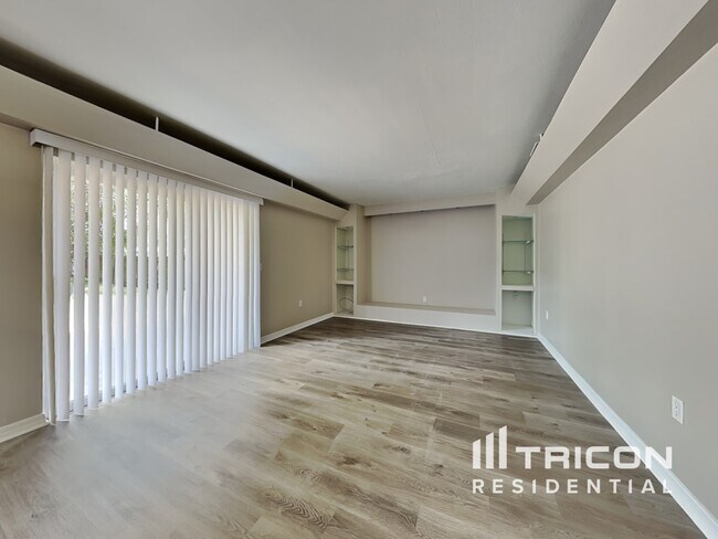 Building Photo - 2213 Kingswood Lane Brandon FL