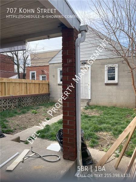 Building Photo - 707 Kohn St