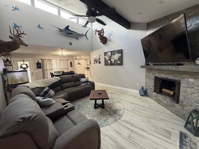 Foto del edificio - 4157 Palau Dr