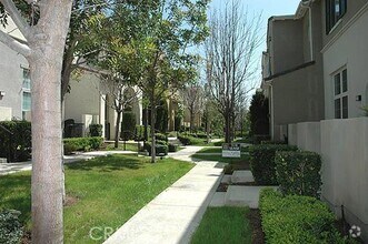 Building Photo - 27 El Cajon
