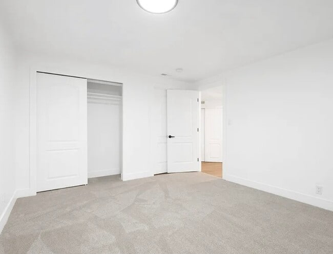 Building Photo - 6369 S Senoma Dr