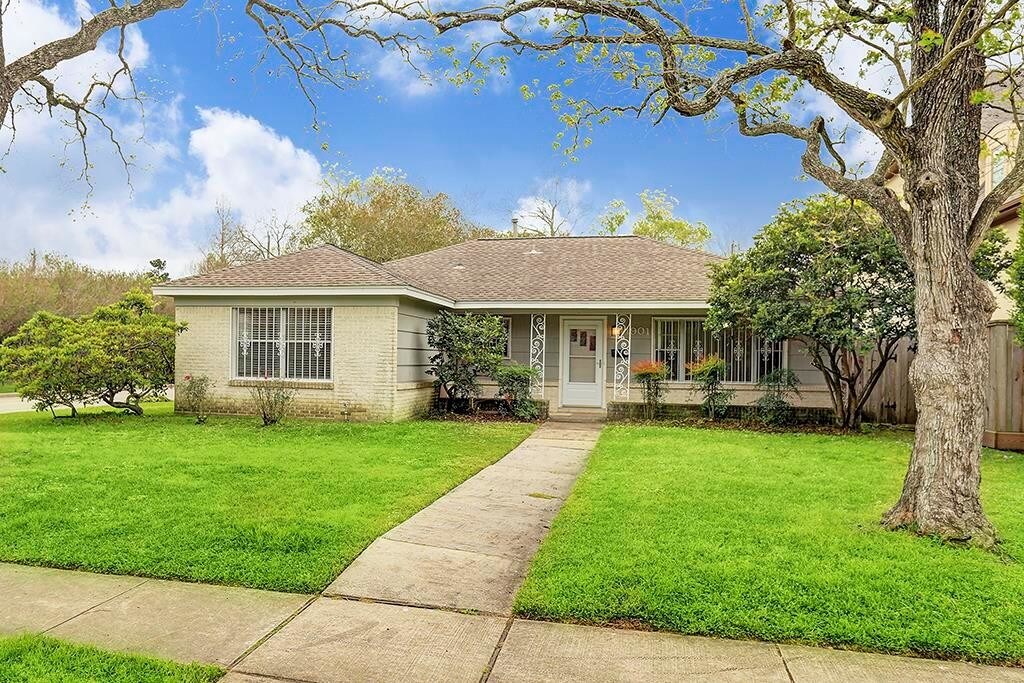 4901 Elm St, Bellaire, TX 77401 House for Rent in Bellaire, TX