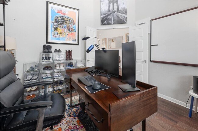 Foto del edificio - 1225 Peregrine Way