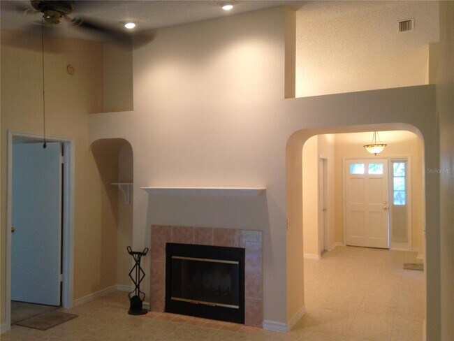 Building Photo - 9673 Fox Hearst Rd