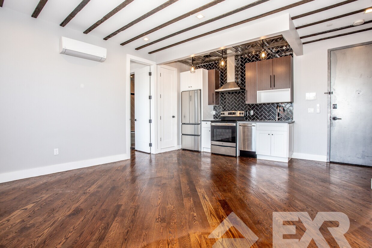 Primary Photo - 35 Claver Pl