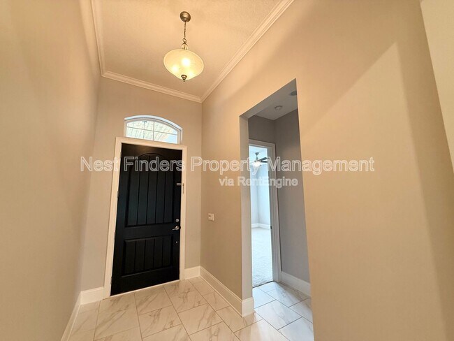 Foto del edificio - 652 Bronson Pkwy