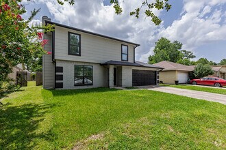 Building Photo - 12223 Kingslake Forest Dr