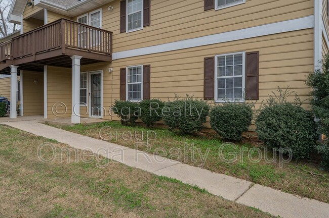 Building Photo - 156 Patton St W
