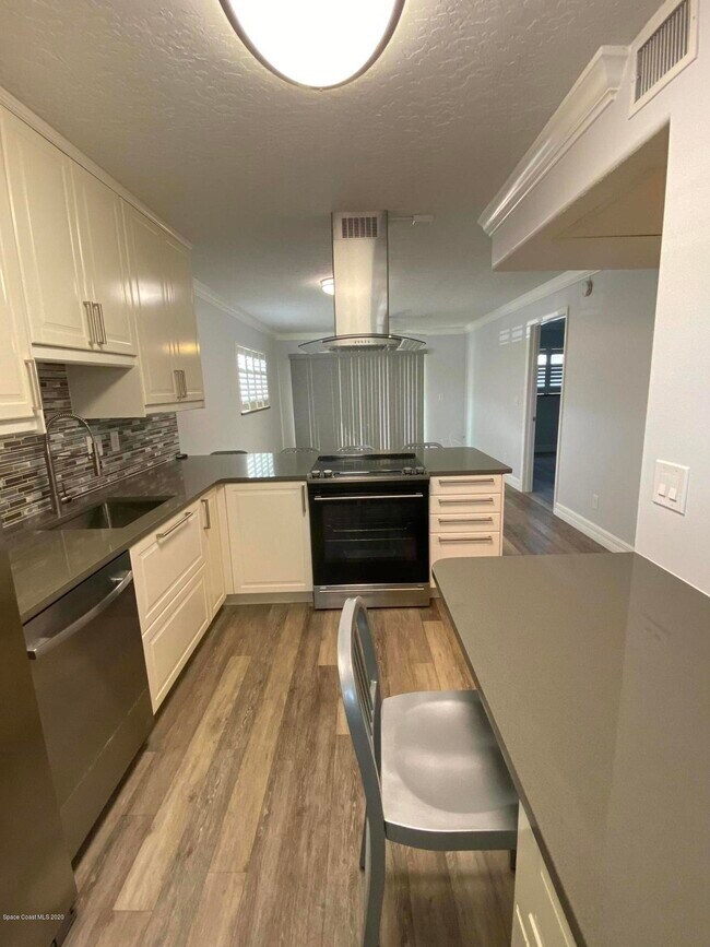 Building Photo - 3001 Thrush Dr