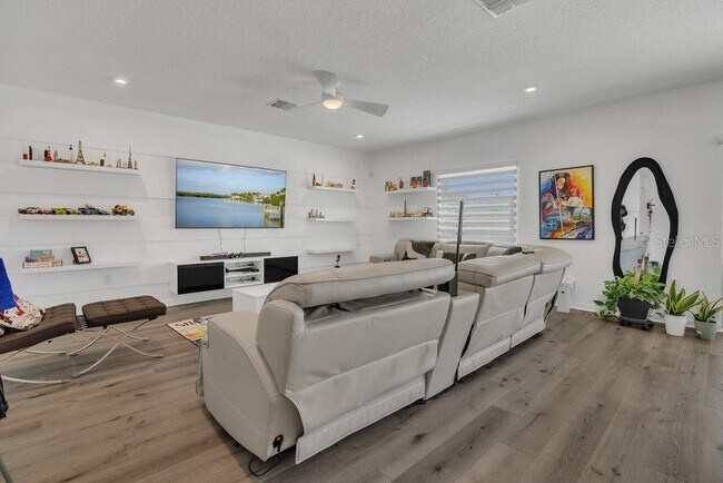 Building Photo - 5225 Tuscany Ln