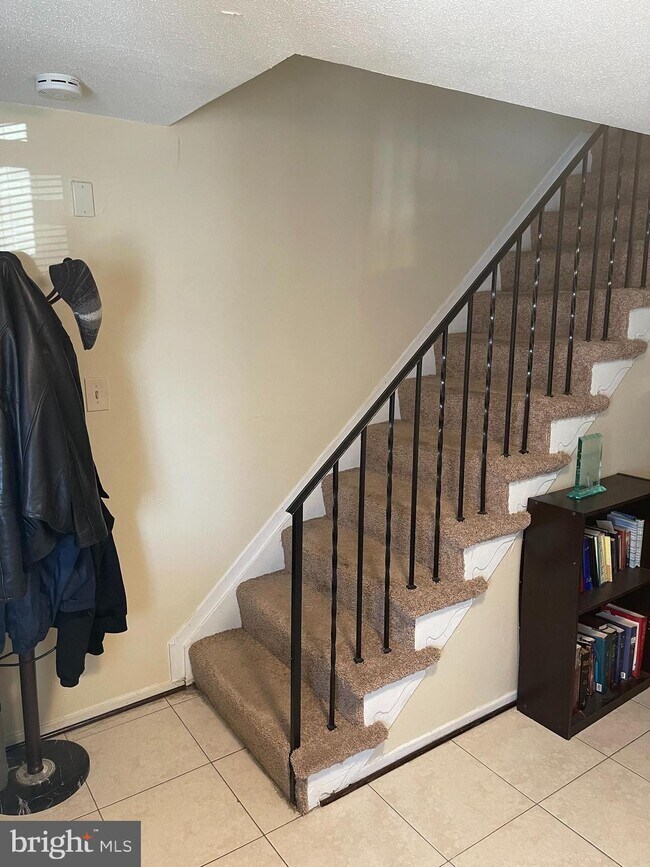 Foto del edificio - 1729 Village Green Dr