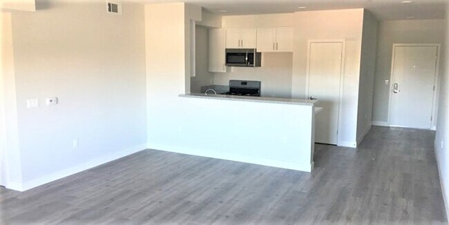 Foto del edificio - 14333 Roscoe Blvd