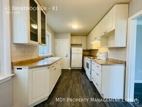 Building Photo - 41 Brentwood Dr