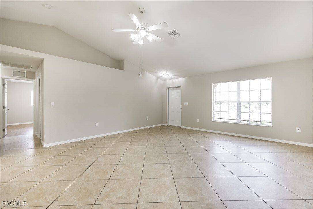 Foto principal - 1056 Summa Blvd