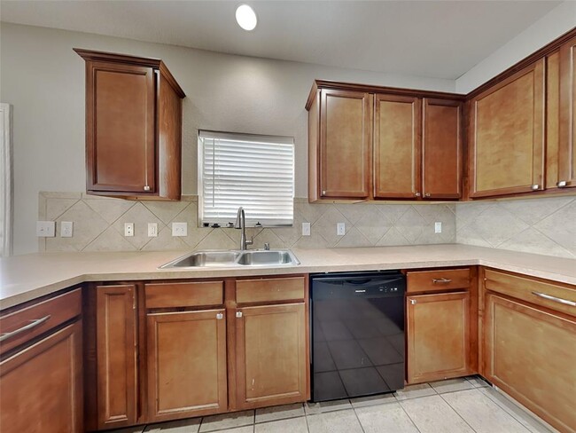 Building Photo - 1702 Chestnut Glen Ct