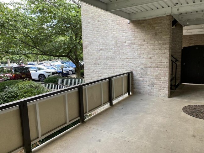 Building Photo - 7529 Spring lake drive Apt # C2
