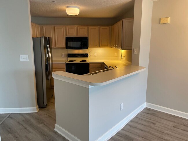 Foto del edificio - 2BR Waterfront Condo in Davidson. Enjoy Beautiful Year Round Lake Views!