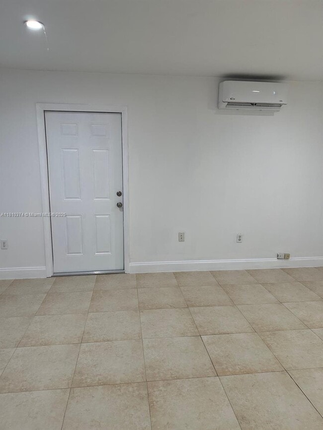 Building Photo - 13005 SW 116th Ct