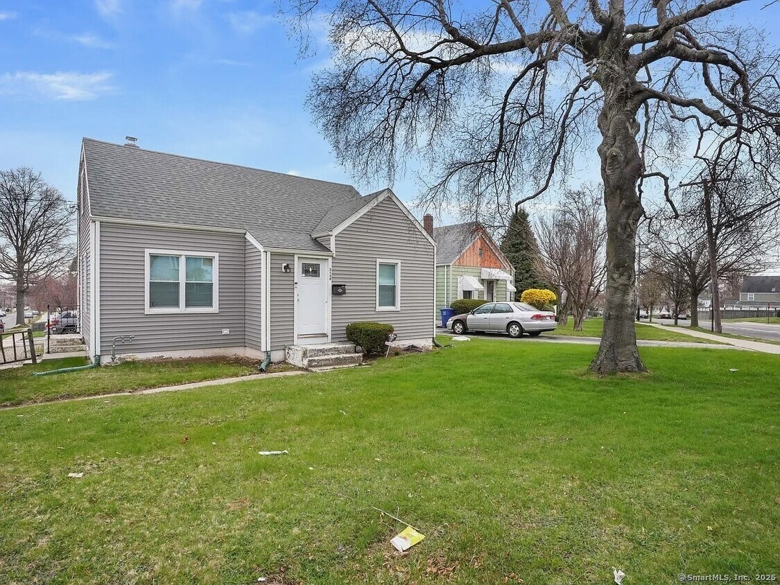 Primary Photo - 2156 Madison Ave