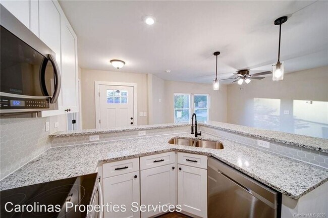 Foto del edificio - 3 br, 2 bath House - 938 S. Confederate Ave