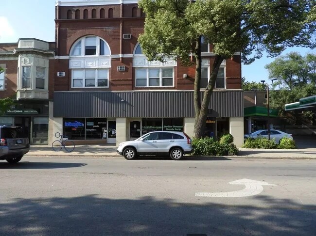 Building Photo - 310 Lake St