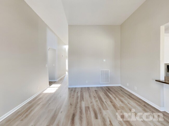 Foto del edificio - 141 Buttermere Dr