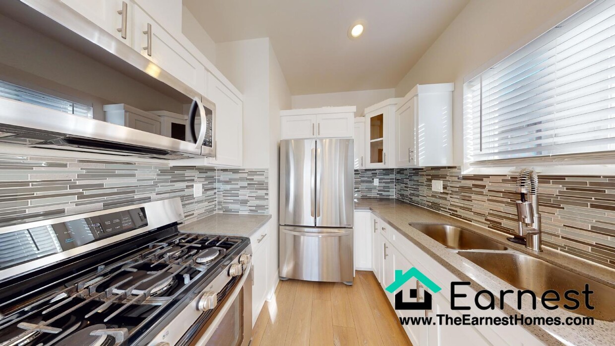 Primary Photo - 3 + 2.5 Apartment in Echo Park: Prime Loca...