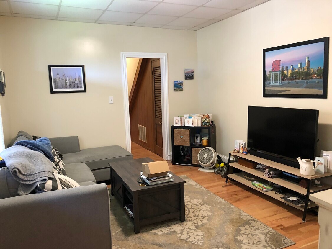 Primary Photo - 202 Sumac St