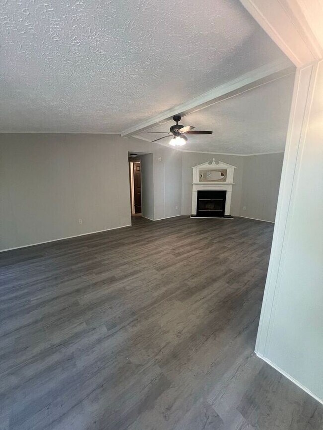 Building Photo - Cozy 3 bedroom 2 bath home in BUFORD SCHOOL DISTRCT!