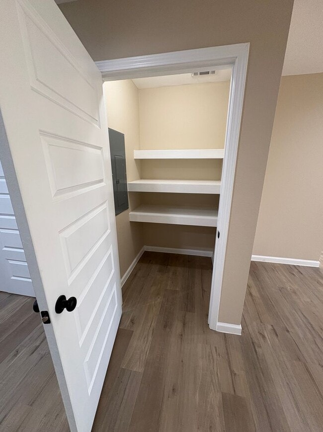 Foto del edificio - 1806 Teston Ln