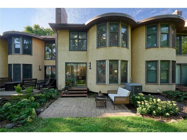 Foto del edificio - 3120 Dean Ct