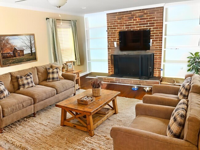 Foto del edificio - 109 N Edgewood Dr