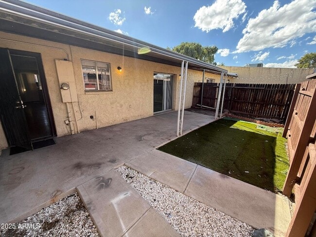 Photo - 3311 W Golden Ln Townhome