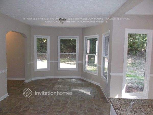 Building Photo - 215 Mayfield Cir