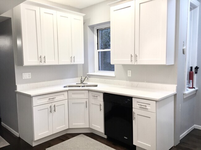 Foto del edificio - 3253 N Kenmore Ave
