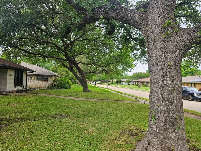 Foto del edificio - 2720 Westridge Dr