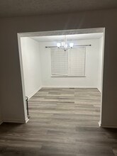 Building Photo - 701 Cedar Crest Ct