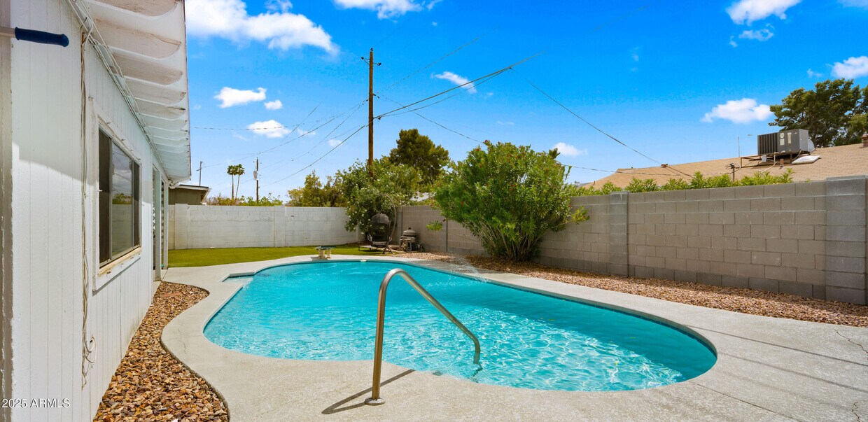 Foto principal - 8631 E Jackrabbit Rd