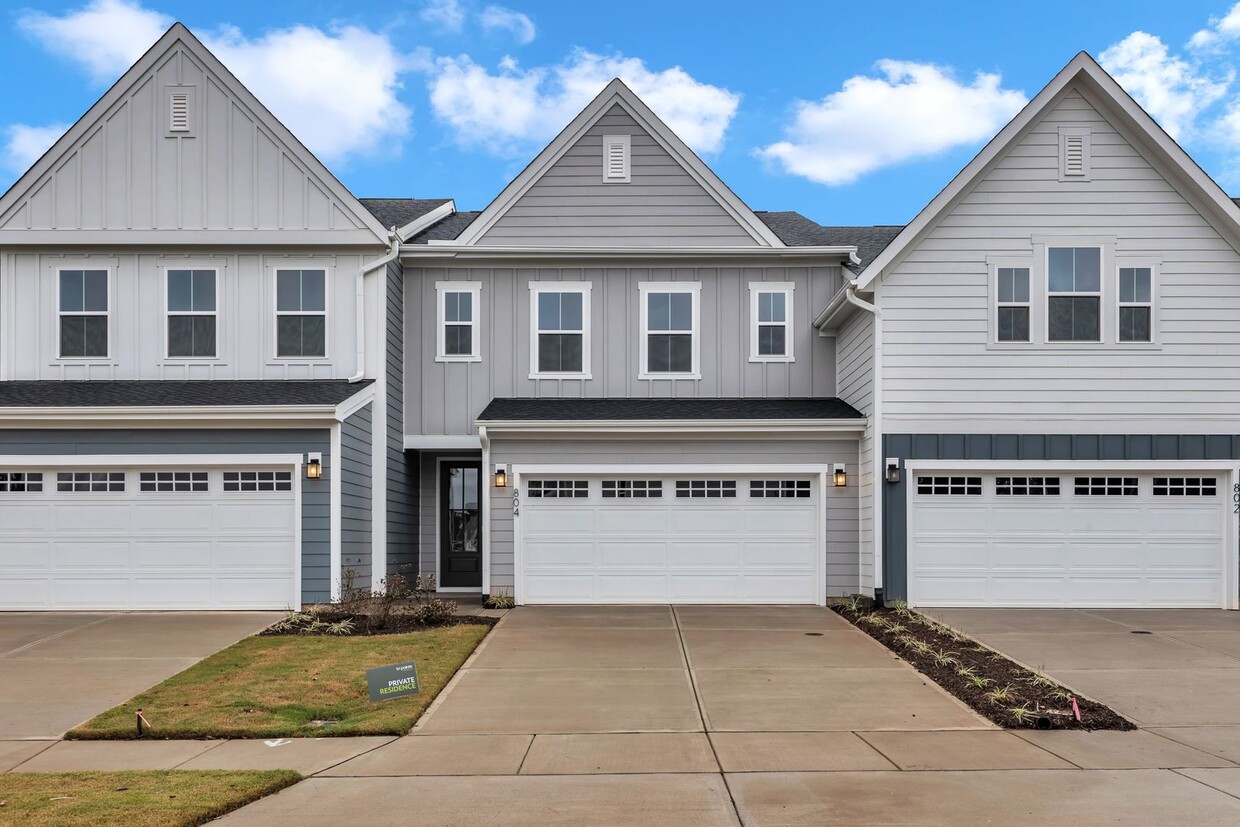 Foto principal - Brand New 3 Bedroom townhome in Durham