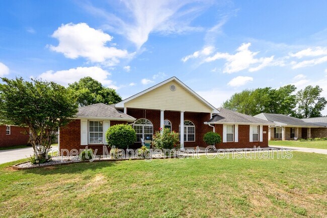 Foto del edificio - 125 Coldsprings Dr