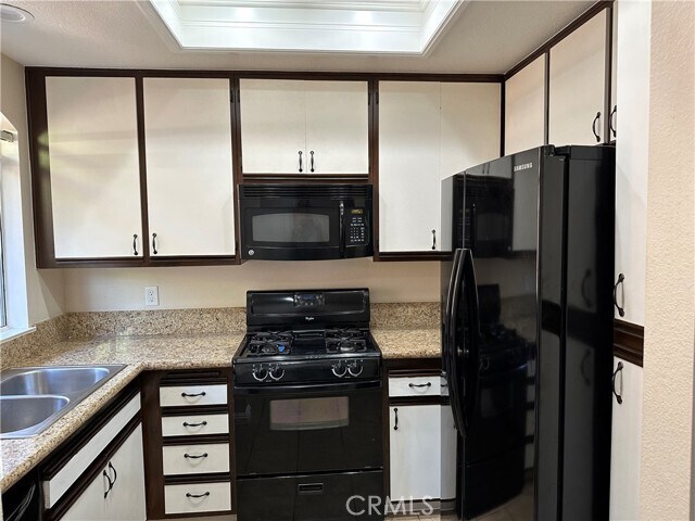 Building Photo - 30902 Club House Dr