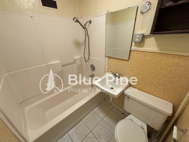 Foto del edificio - 157 E Elva St