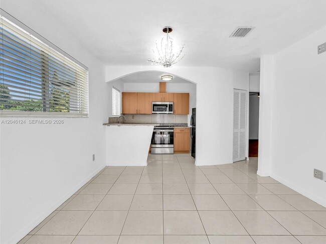 Building Photo - 5801 NW 113th Terrace