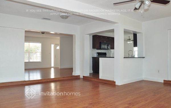 Foto del edificio - 4655 NW 41st Pl