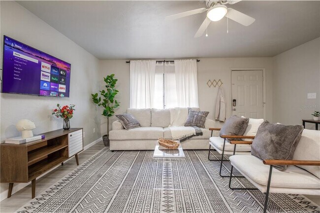 Foto del edificio - 4320 SW 74th Terrace