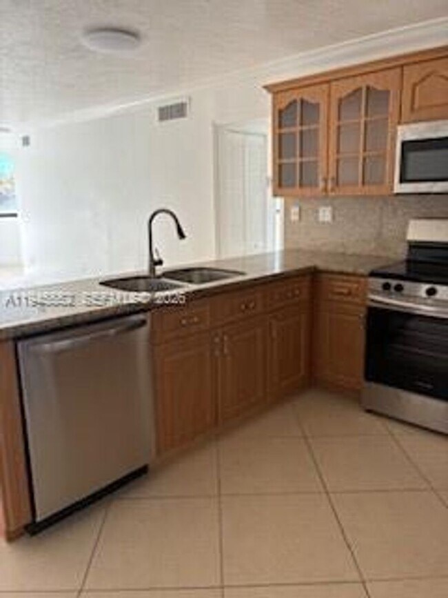 Foto del edificio - 2950 SW 3rd Ave