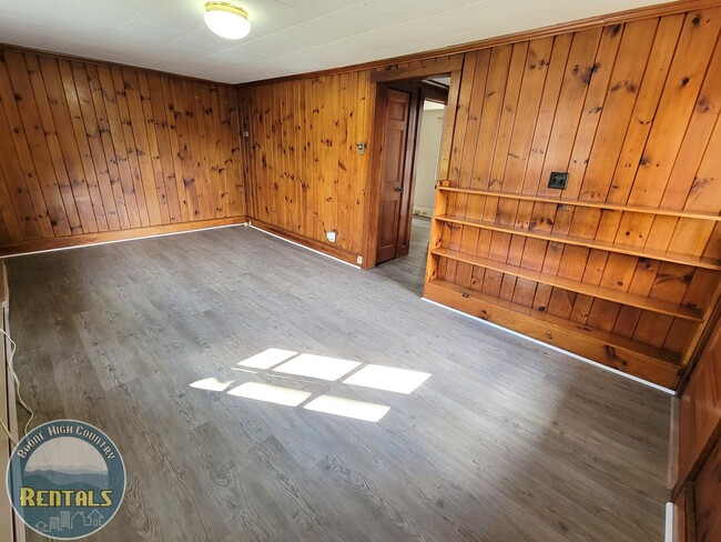 Photo - 915 Blowing Rock Rd Apartment