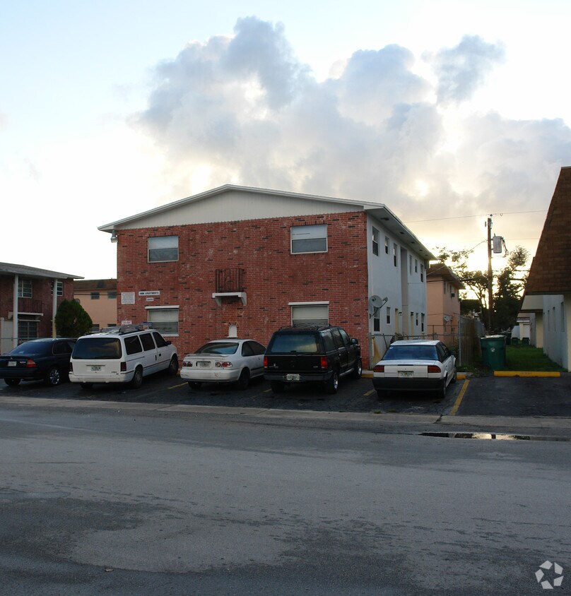 Building Photo - 3800 SW 60th Ave