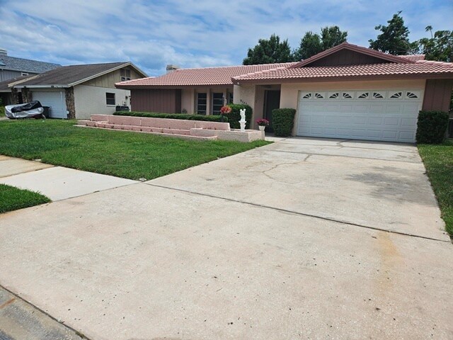 Building Photo - 8040 Canterbury Cir