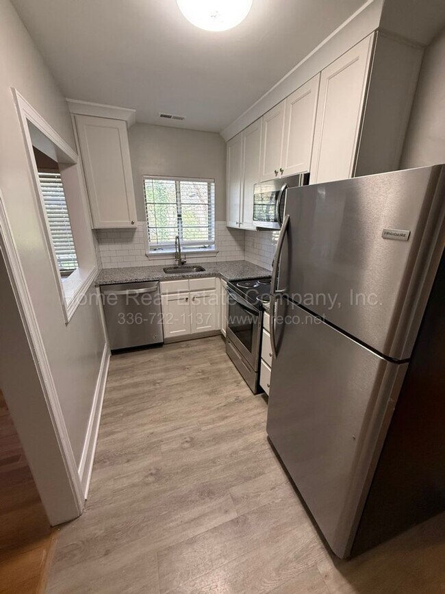 Foto del edificio - 840 Carolina Ave NW